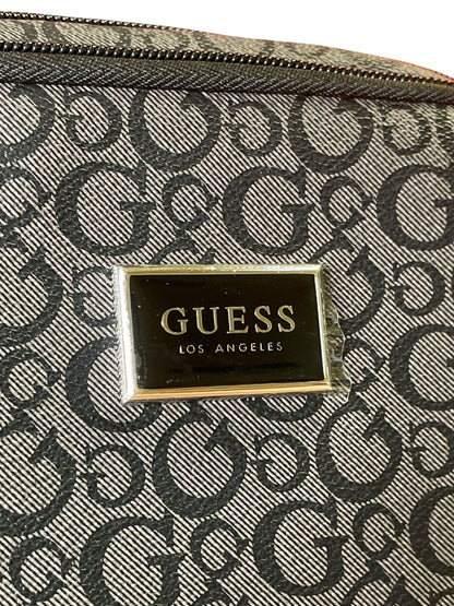 Cosmetiquera Guess